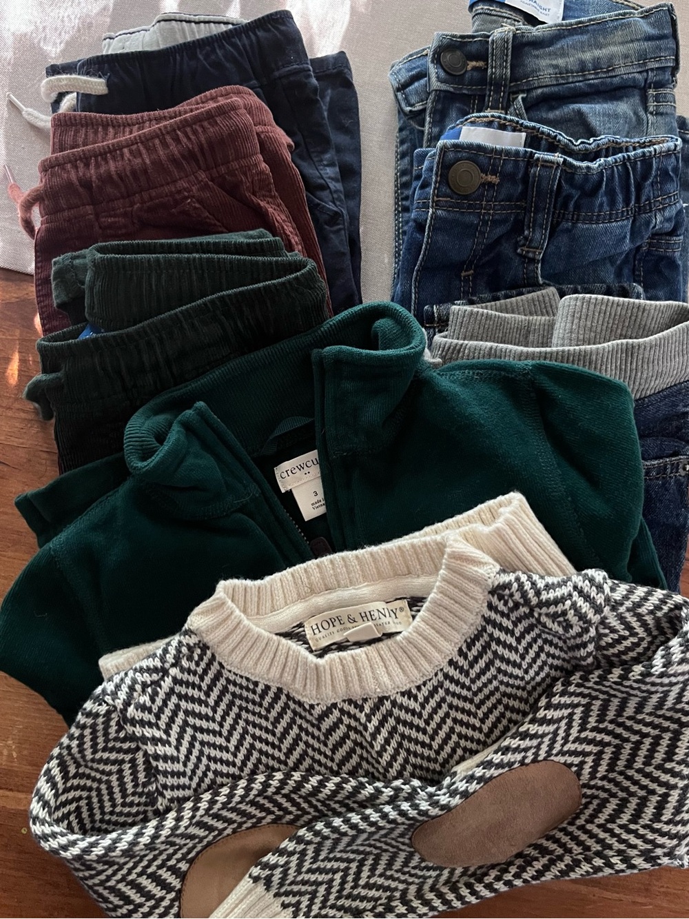 Boys 3T lot of fall clothes- perfect for fall photos!
